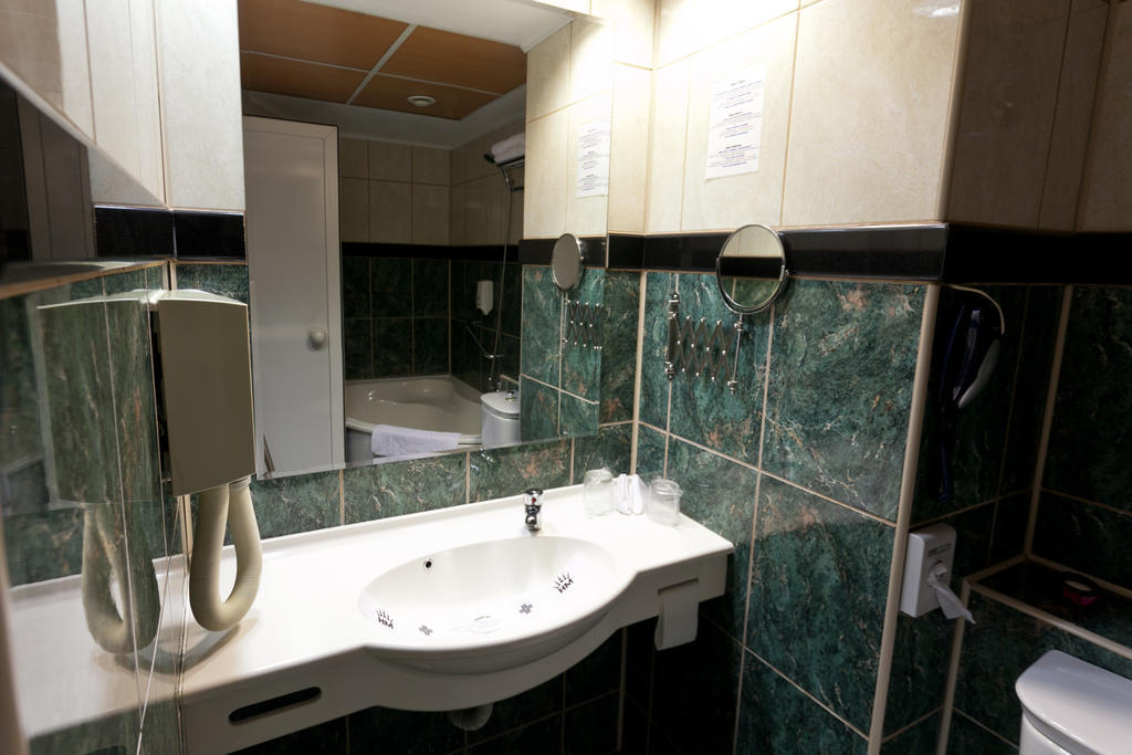 Hotel Dacia Rrt Bucareste Quarto foto