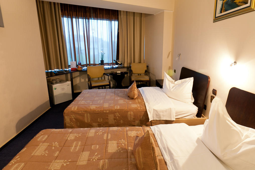 Hotel Dacia Rrt Bucareste Quarto foto
