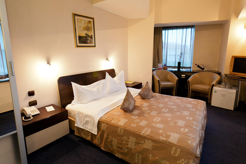 Hotel Dacia Rrt Bucareste Quarto foto