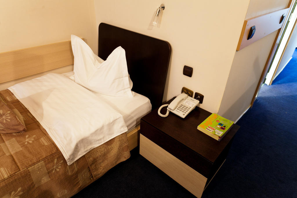 Hotel Dacia Rrt Bucareste Quarto foto
